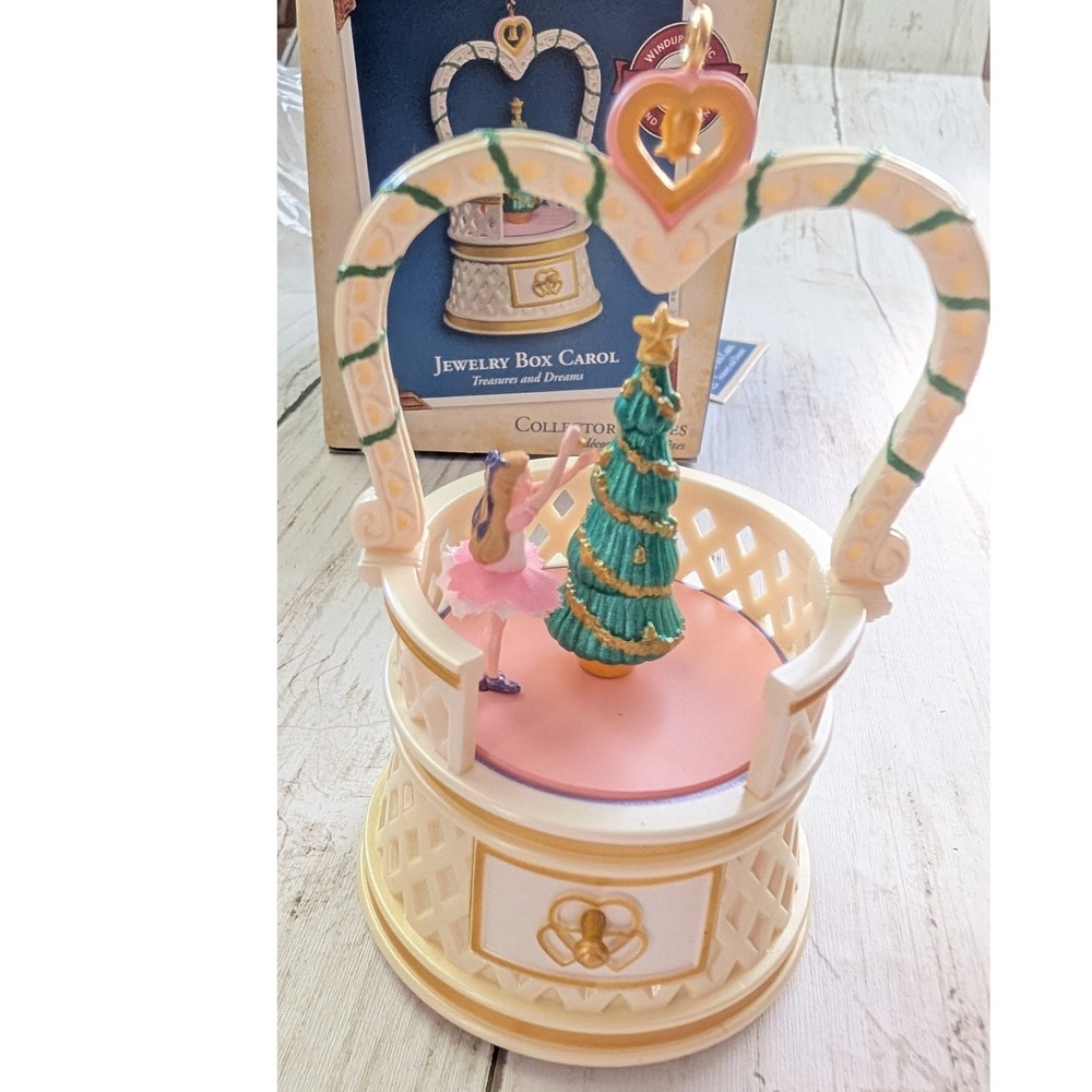 Hallmark Jewelry Box Carol Plays Music and Turns Treasure & Dreams #4 SEE VIDEO